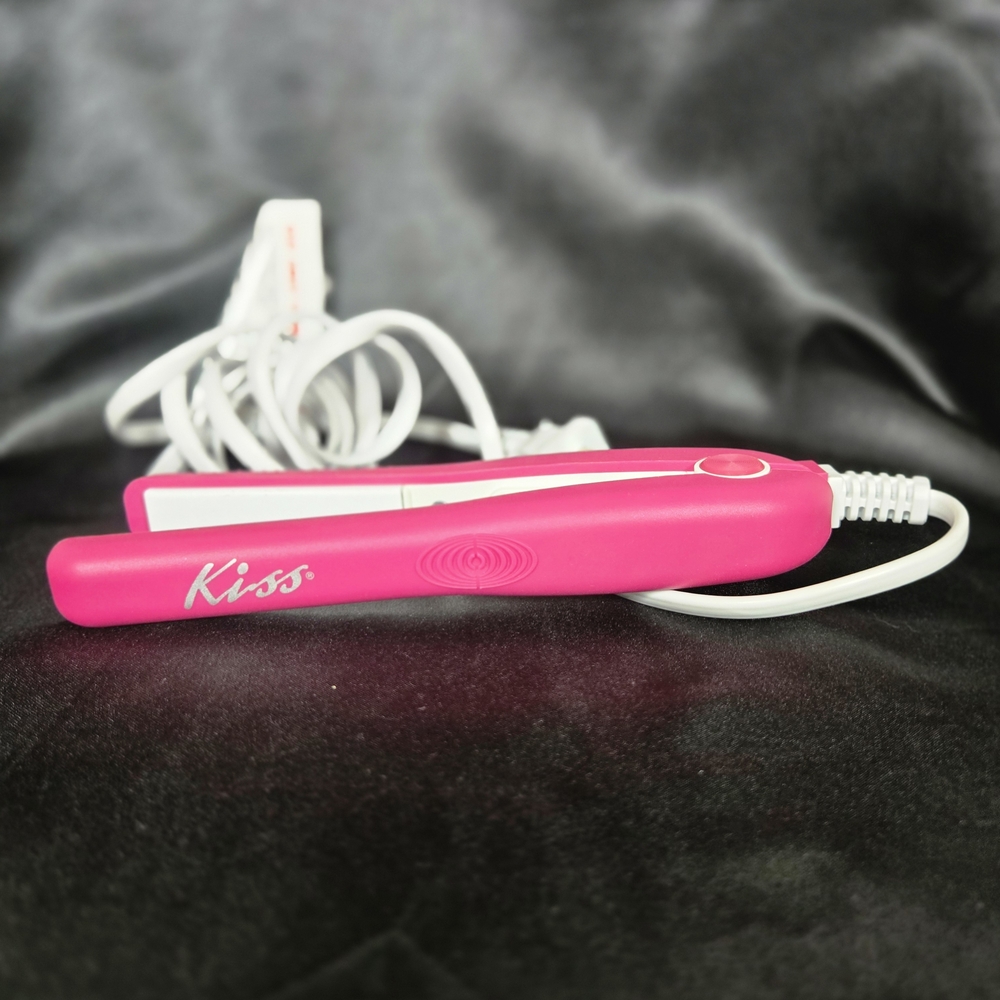 Kiss Vibrant Pink Hair Straightener - Mini - NWOT - Picture 1 of 3